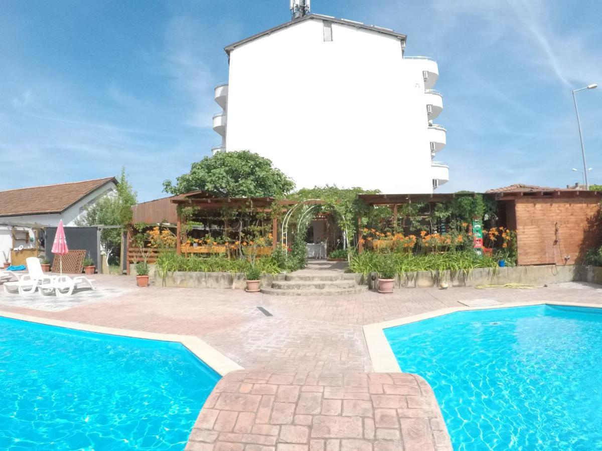 Alba Family Club Hotel Primorsko Exteriér fotografie
